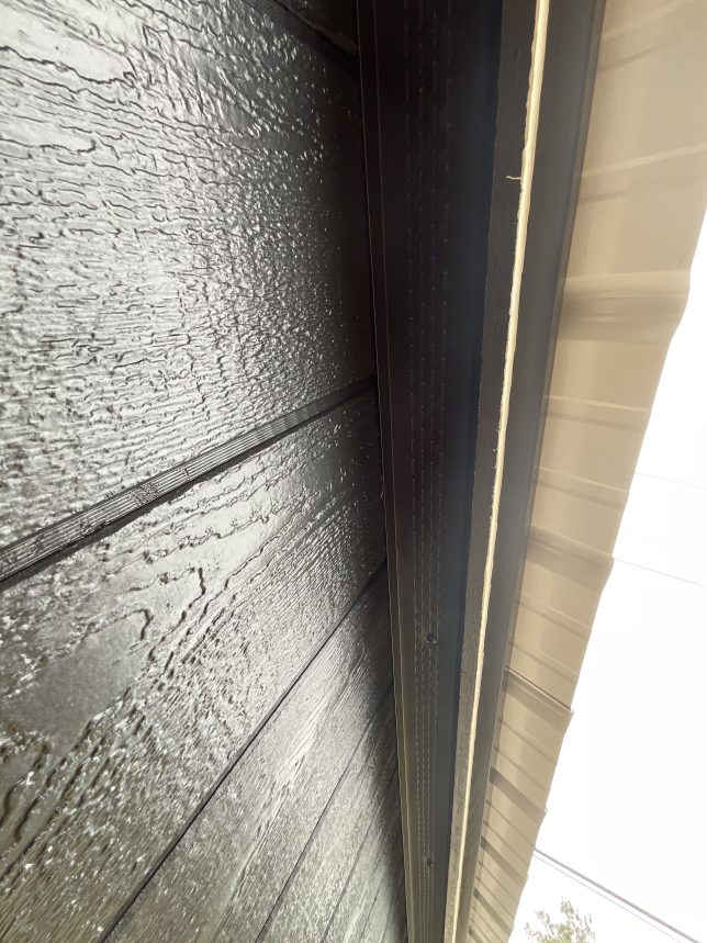 Full length soffit vent on portable garden shed in Covington Louisiana